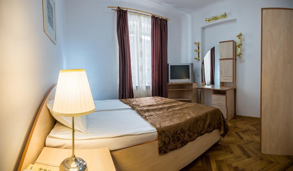 Hotel Rina Cerbul Sinaia Luaran gambar