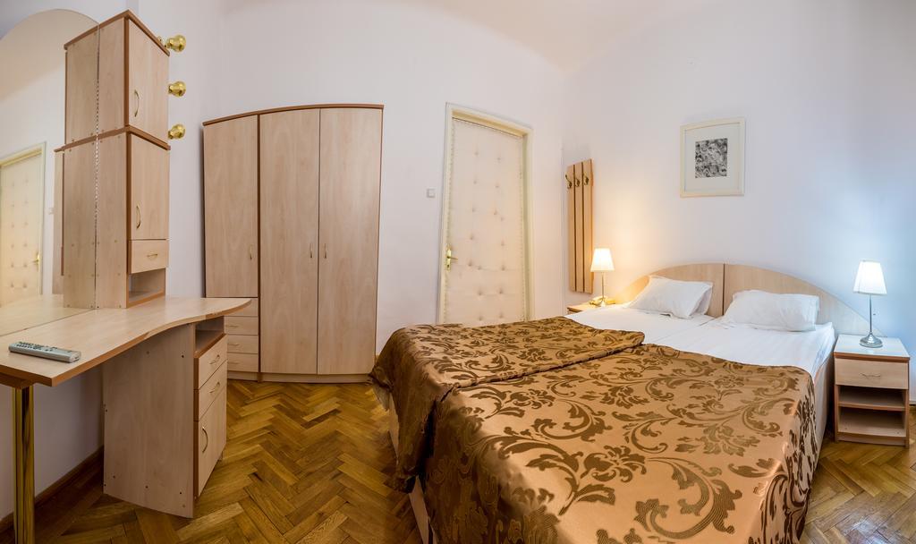 Hotel Rina Cerbul Sinaia Luaran gambar