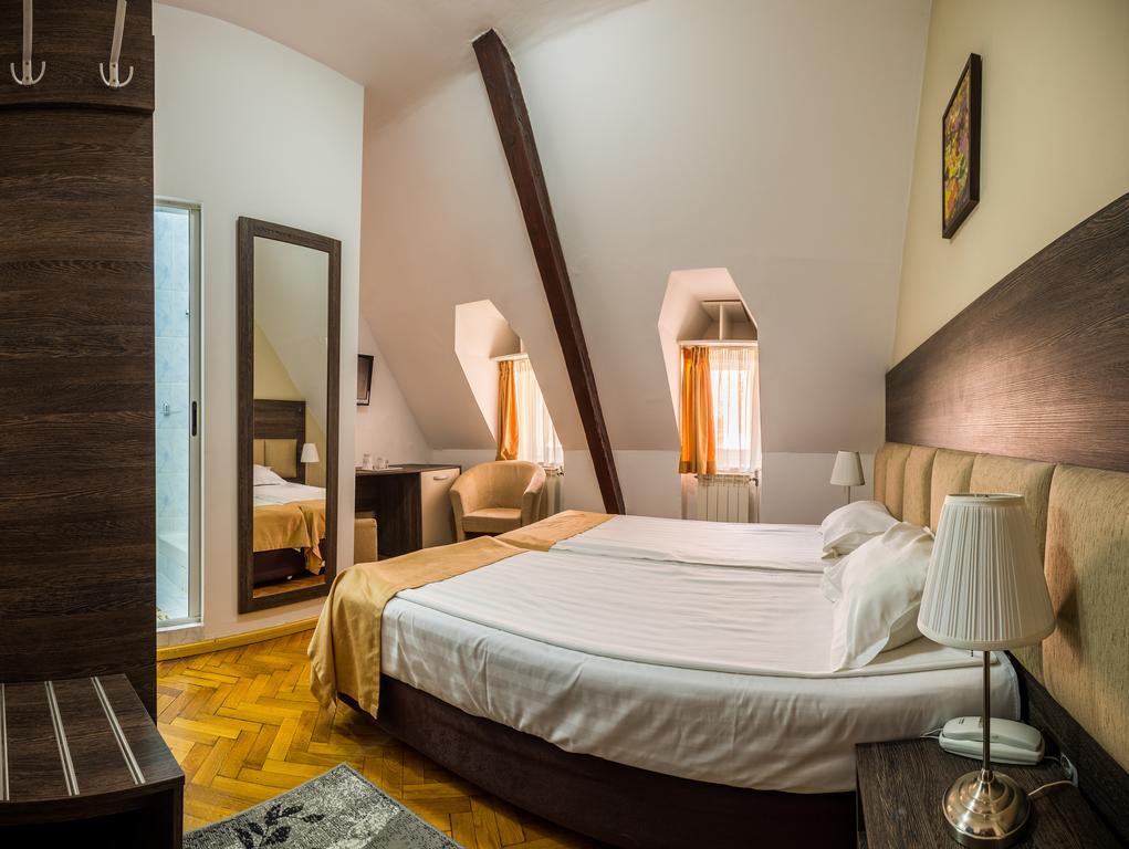 Hotel Rina Cerbul Sinaia Luaran gambar