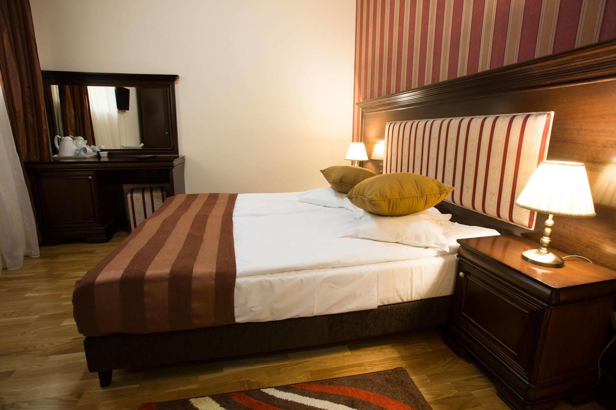 Hotel Rina Cerbul Sinaia Luaran gambar