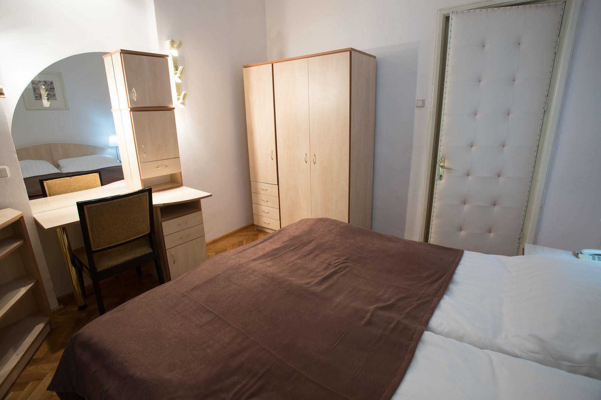 Hotel Rina Cerbul Sinaia Luaran gambar